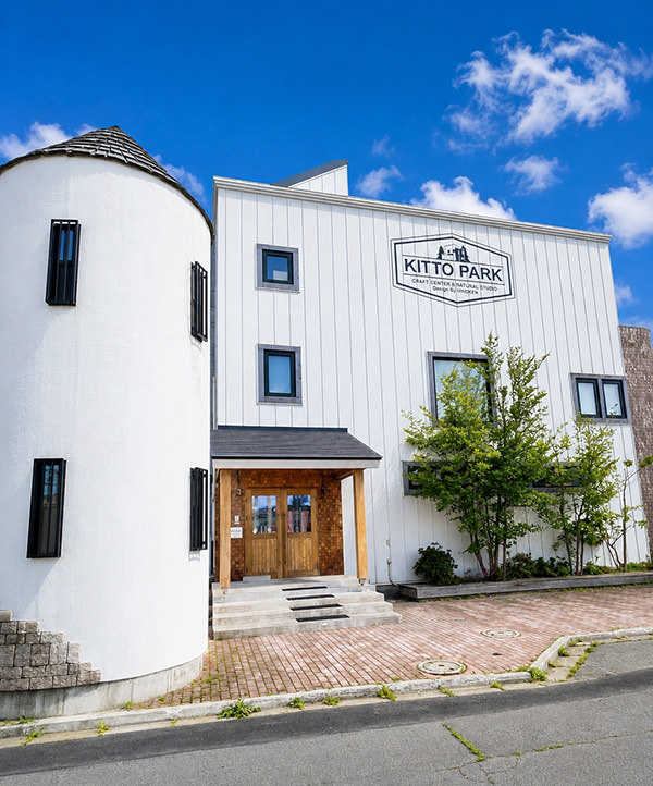 NICO STOCK Furniture の外観