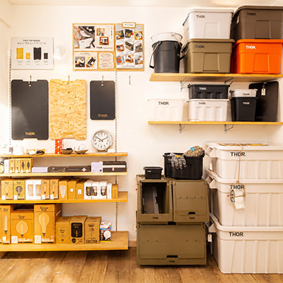 商品が並ぶ店内